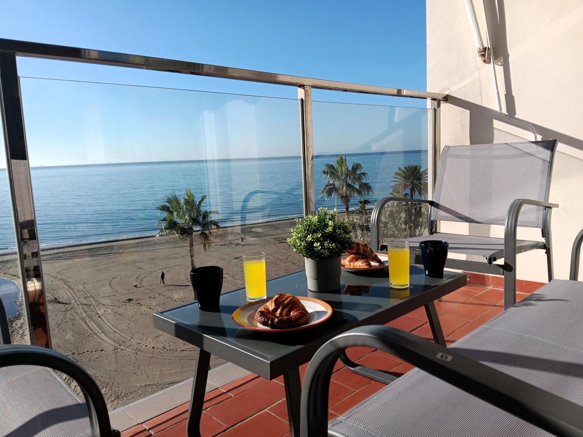 Alojamiento Iberia Playa Estepona Exterior foto