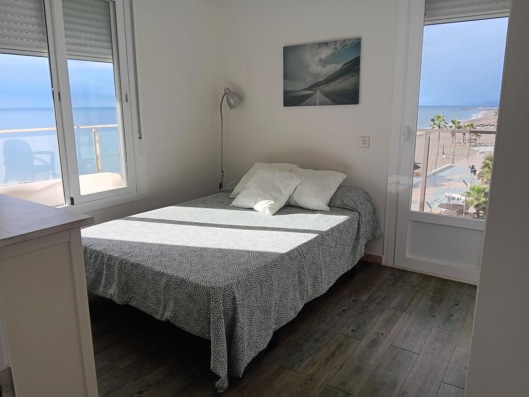 Alojamiento Iberia Playa Estepona Exterior foto
